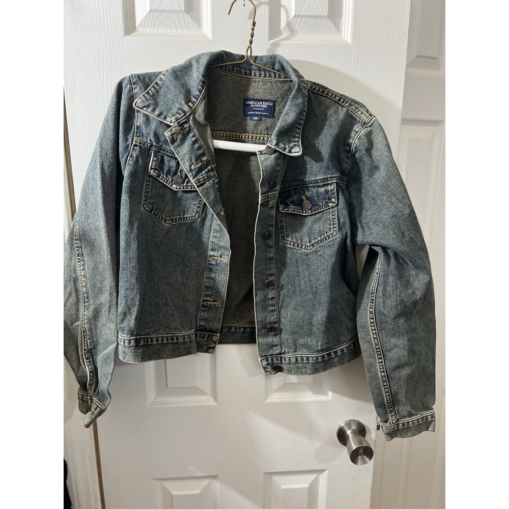American Eagle Outfitters Large Jean Jacket Blue‎ Medium Wash 100% Cotton